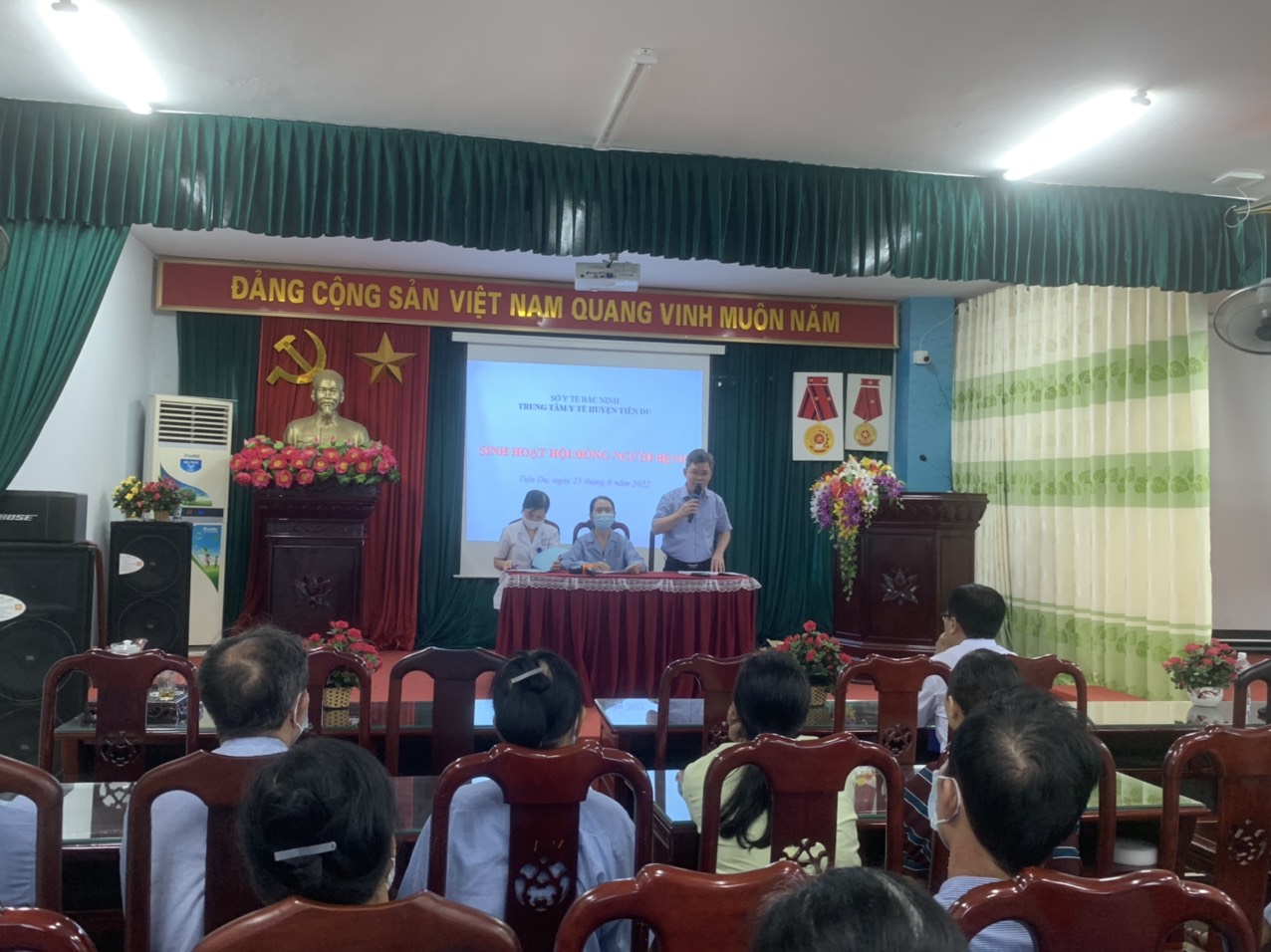 TTYT huyện Tiên Du tổ chức sinh hoạt hội đồng người bệnh